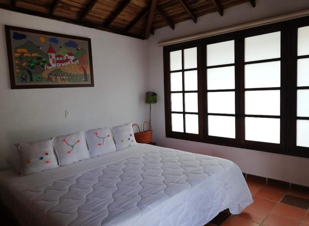 Casa Rayma Hotel Contratacion Bagian luar foto