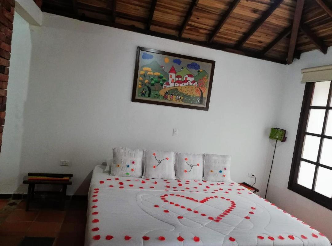Casa Rayma Hotel Contratacion Bagian luar foto